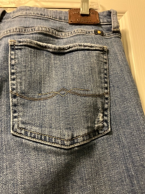 Lucky Brand Women's Straight Jeans in Light Blue Wash - Picture 9 of 10